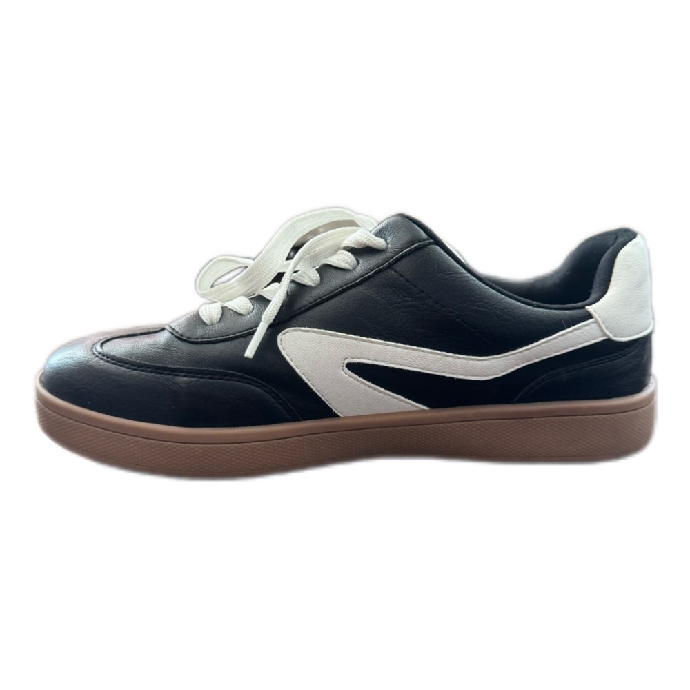 Dolce Vita Voyage Black & White Smooth Sneakers Women’s 8 Casual Shoes NWOT
